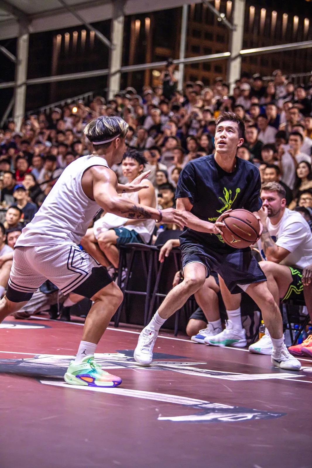 马刺完胜热火,郭艾伦点燃赛场 马刺完胜热火,郭艾伦点燃赛场