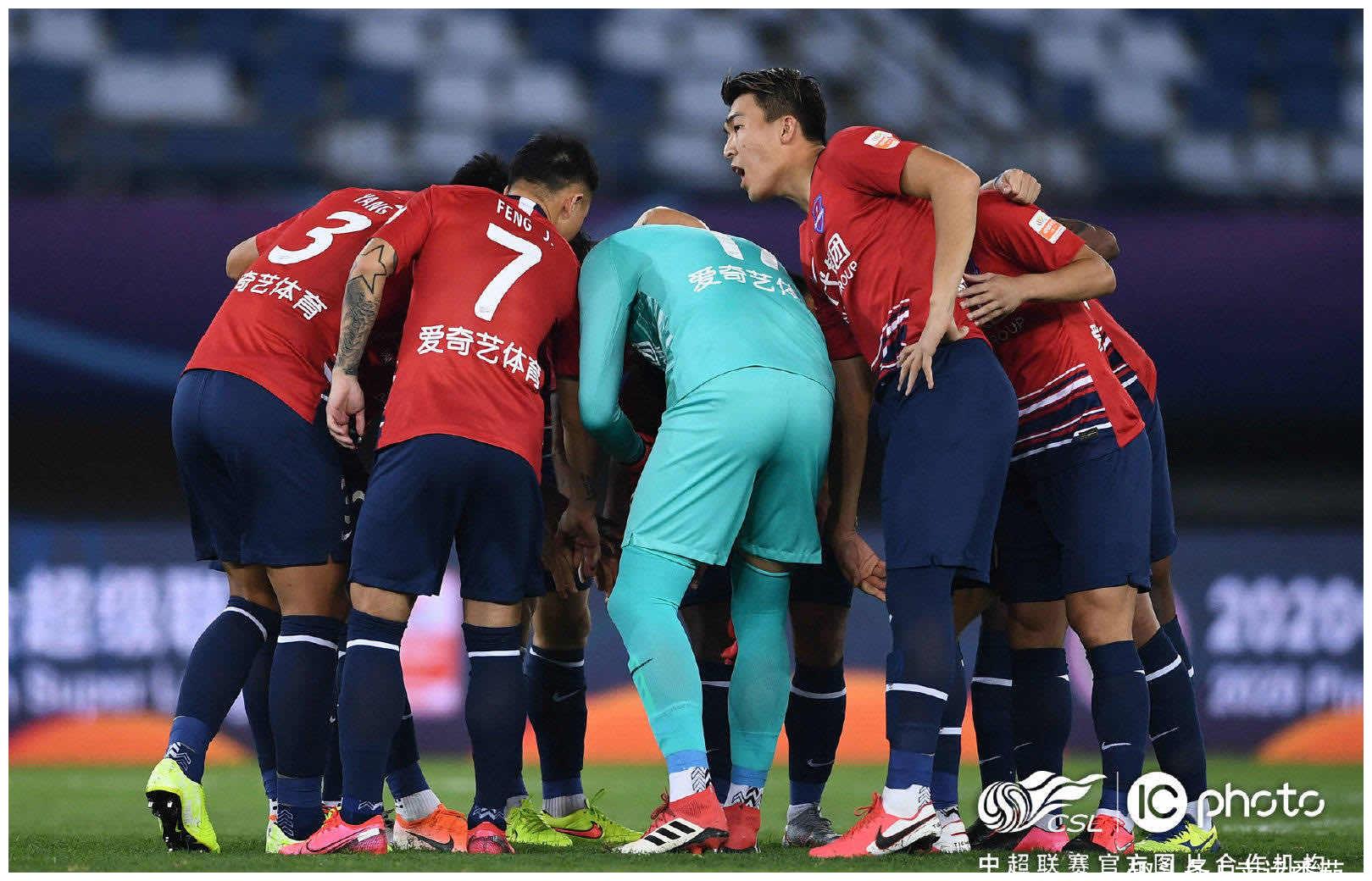 捷克国脚攻入制胜一球，帮助队伍翻盘