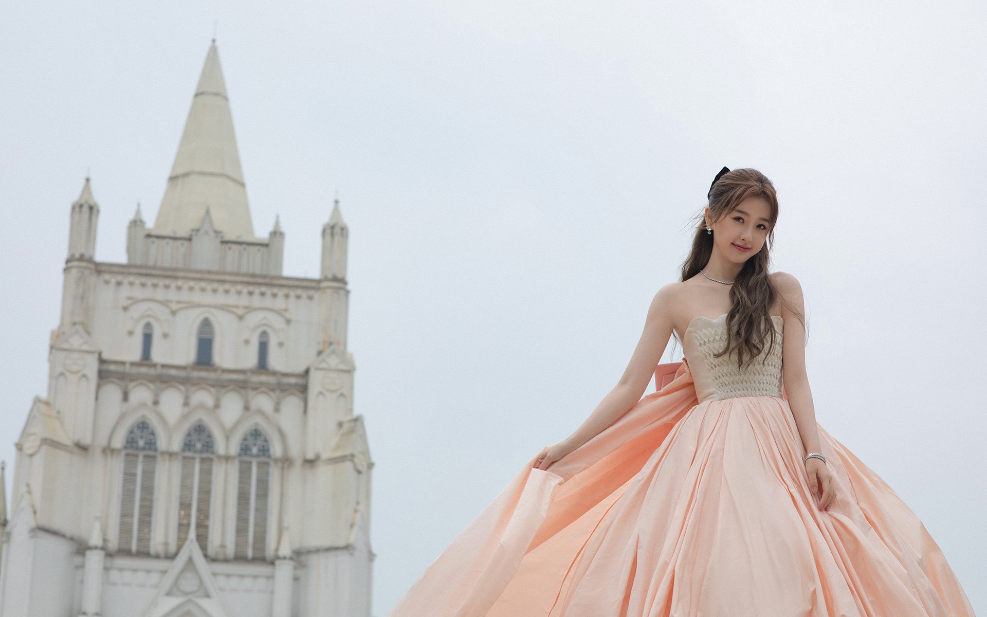 当北非风暴遇见中场魔法,足球世界的两极启示