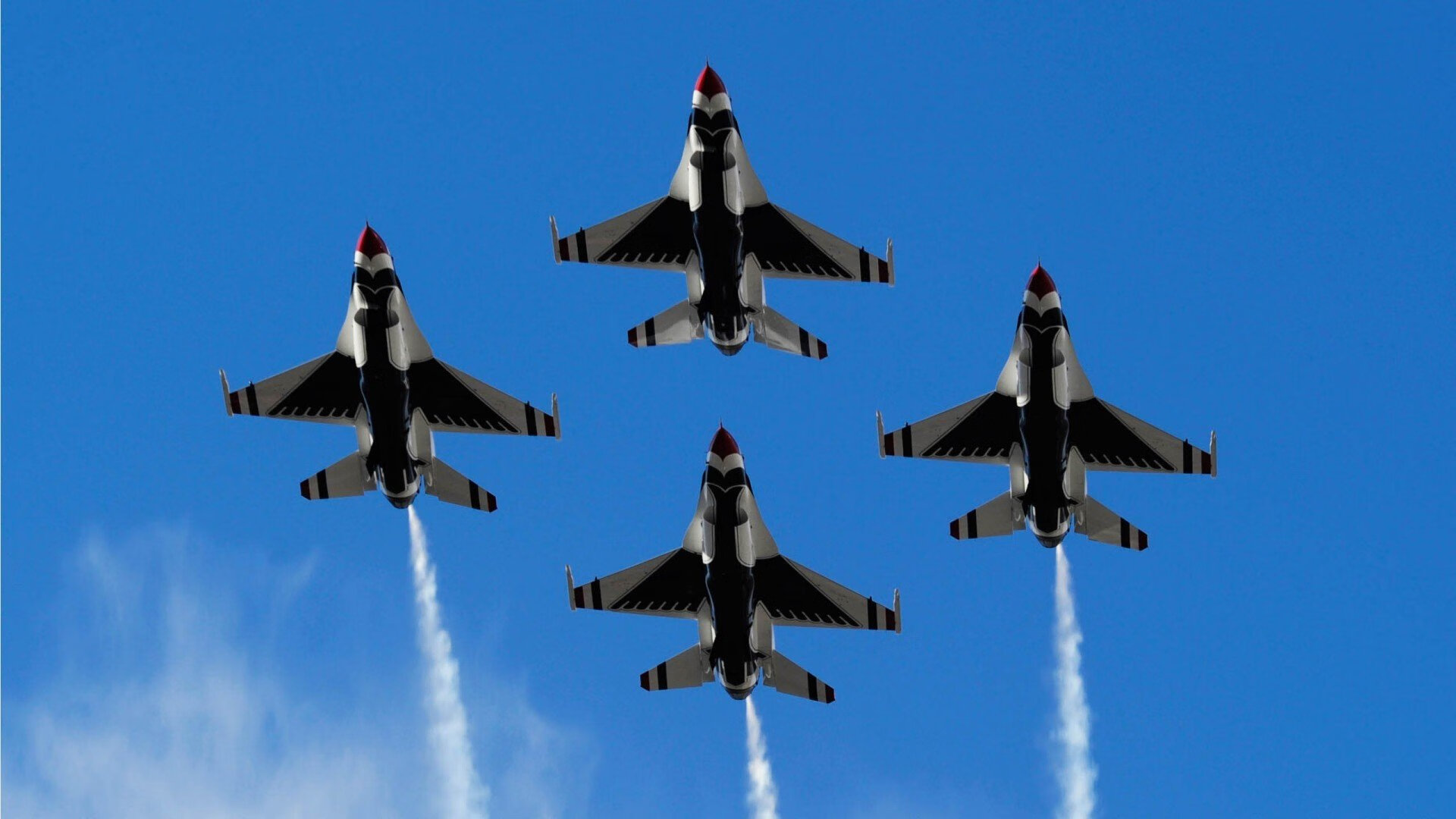 篮球世界双星闪耀，上海队力克灰熊式强敌，武切维奇欧冠淘汰赛主宰战局